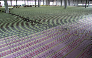 Oventrop „Cofloor“ Industrieflächenheizung: Energieeffizientes Heizkonzept für Industriebauten